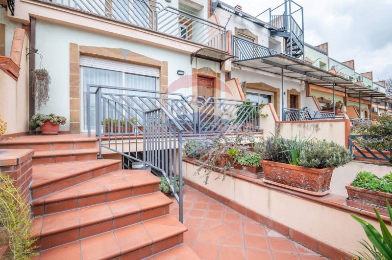 卡尔塔吉罗内联排别墅