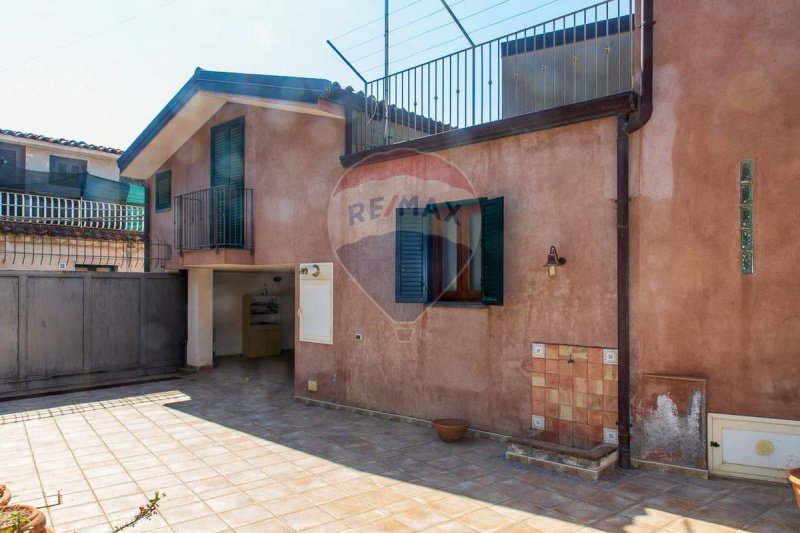 Einfamilienhaus in Acireale