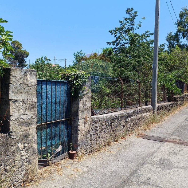Bouwgrond in Aci Sant'Antonio