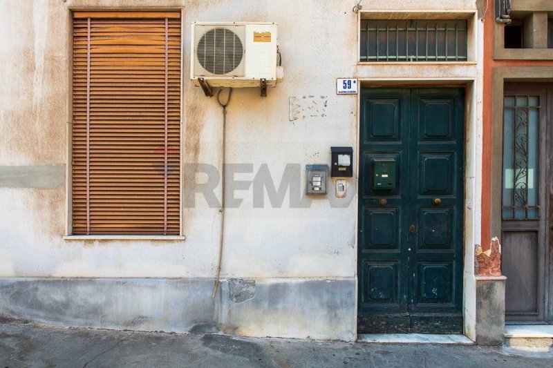Half-vrijstaande woning in Catanië