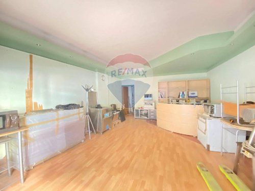 Kommersiell byggnad i Catania