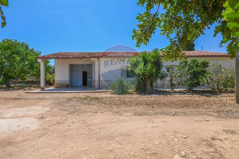 Casa independente em Santa Croce Camerina