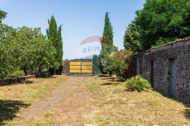 Huis op het platteland in Adrano