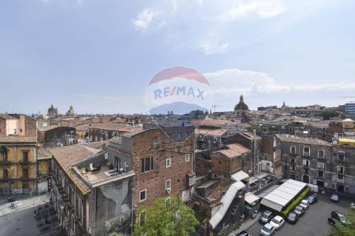 Kommersiell byggnad i Catania