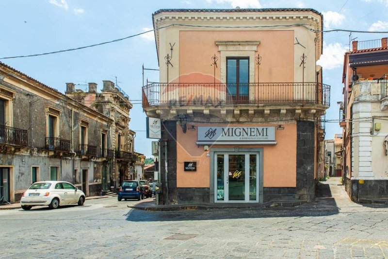 Особняк в Ачи-Катена