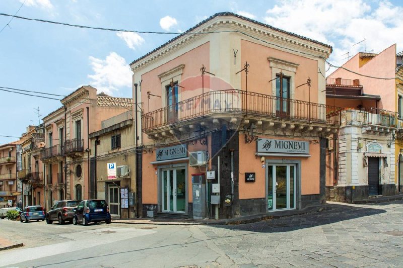 Особняк в Ачи-Катена