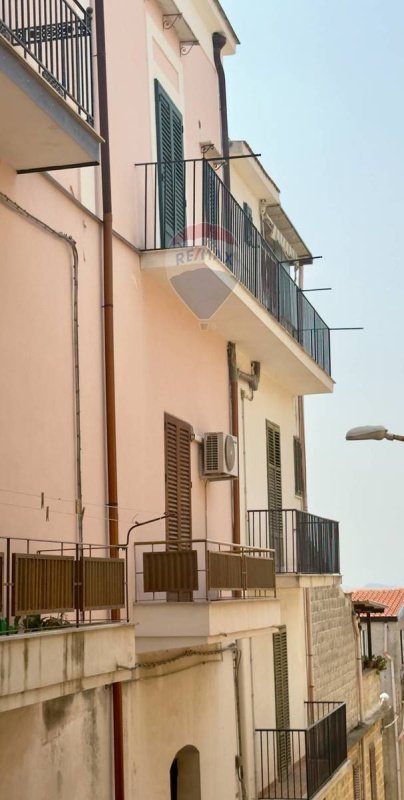 Особняк из двух квартир в Сан-Чипирелло