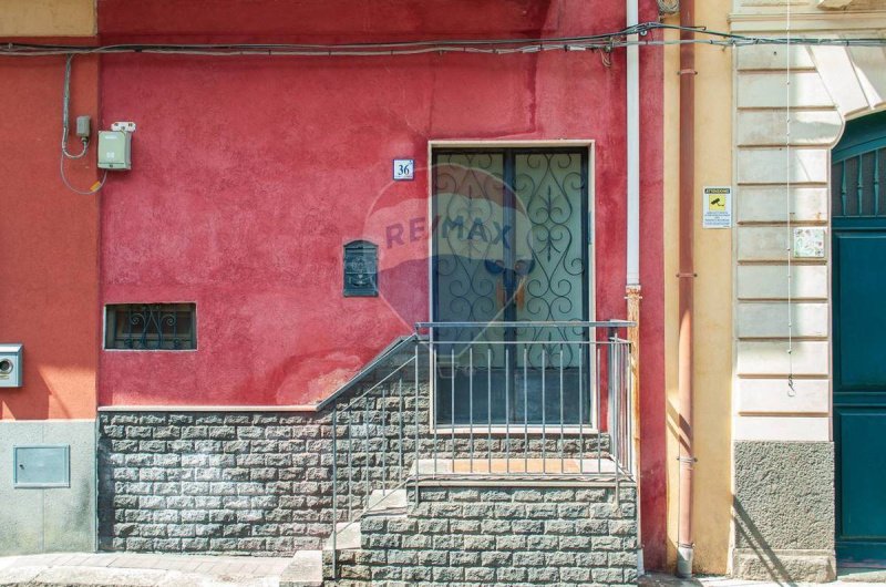 Vrijstaande woning in Aci Catena