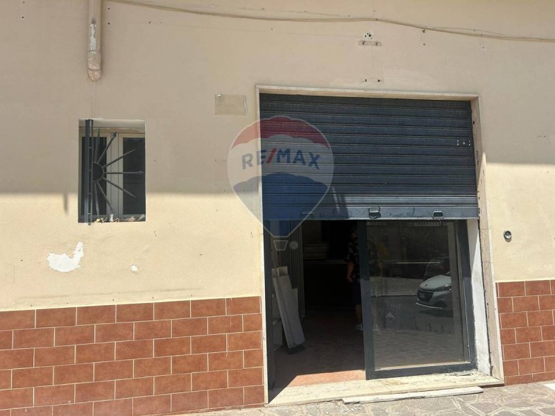 Local commercial à Partinico