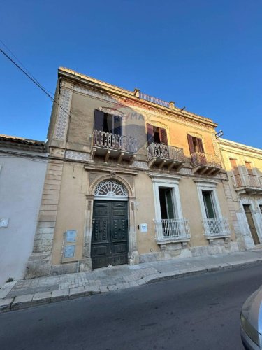 Casa independiente en Avola