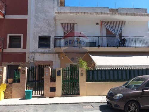 Casa geminada em Melilli