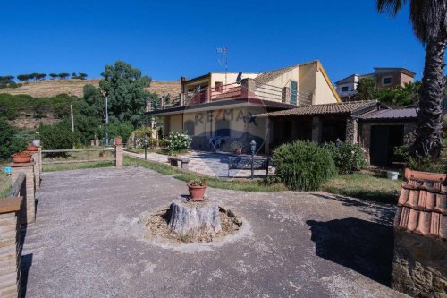 皮亚扎-阿尔梅里纳别墅