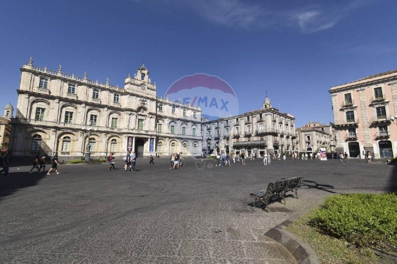 Local commercial à Catane