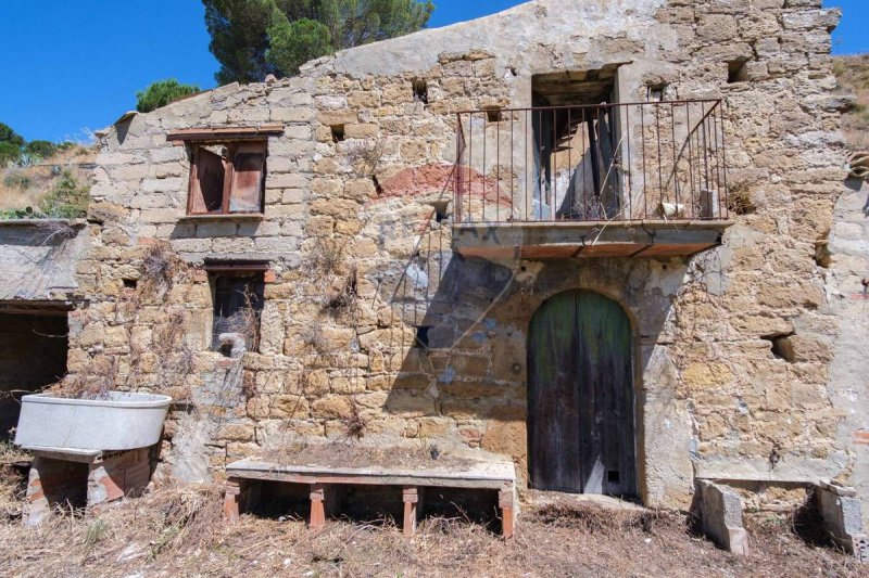 皮亚扎-阿尔梅里纳乡间房屋