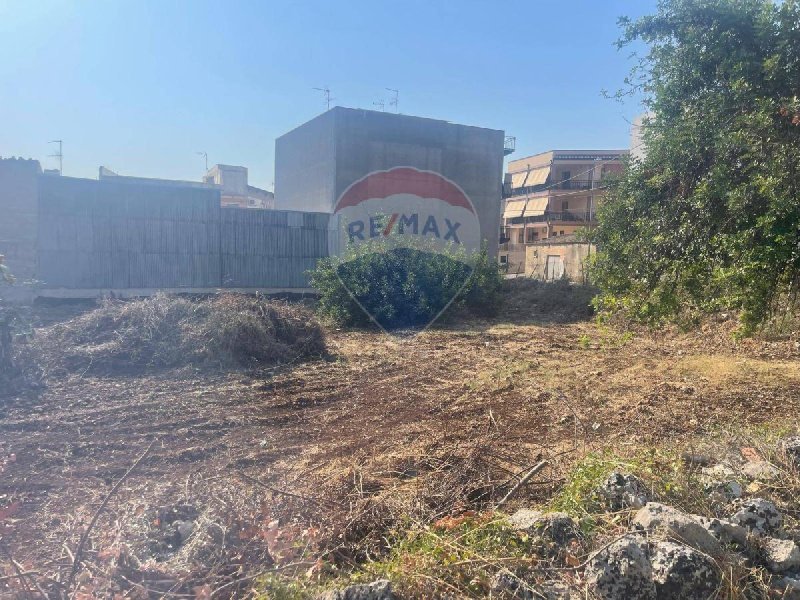 Terreno para construção em Solarino