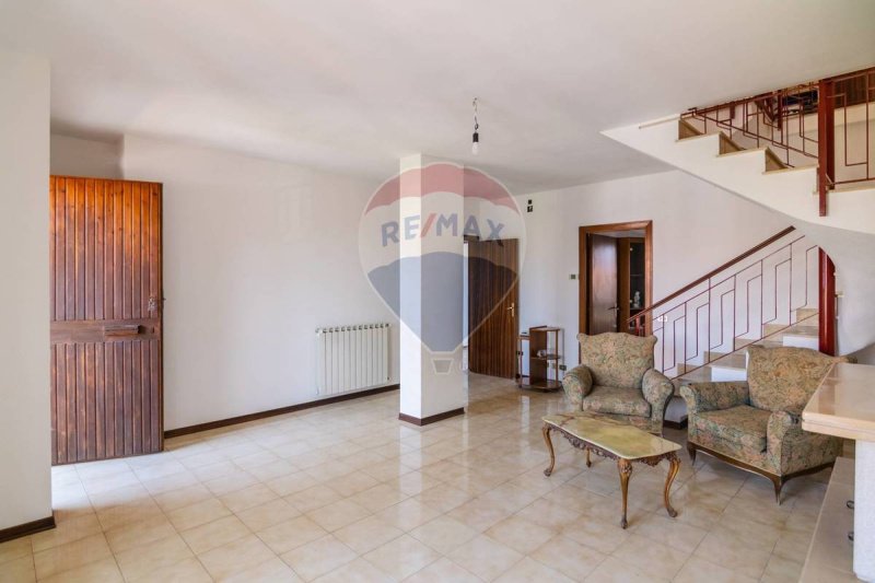 圣乔瓦尼-拉蓬塔半独立房屋