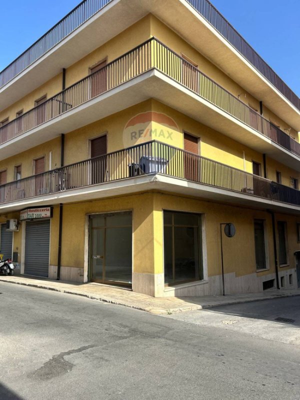 Edifício comercial em Pachino