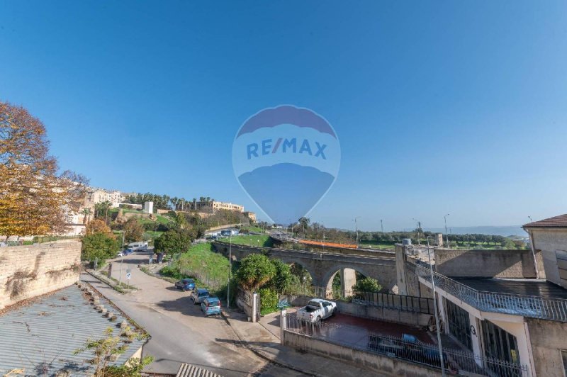 卡尔塔吉罗内半独立房屋