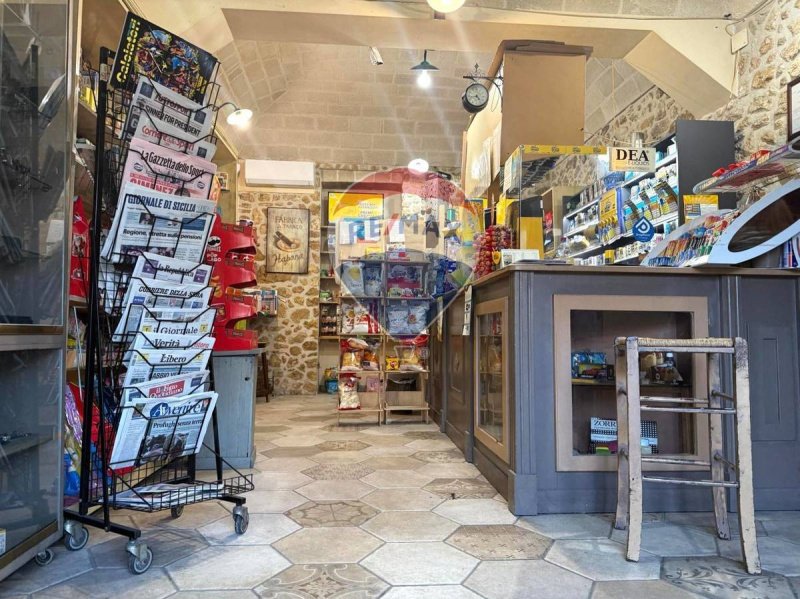 Zakelijk onroerend goed in Valderice