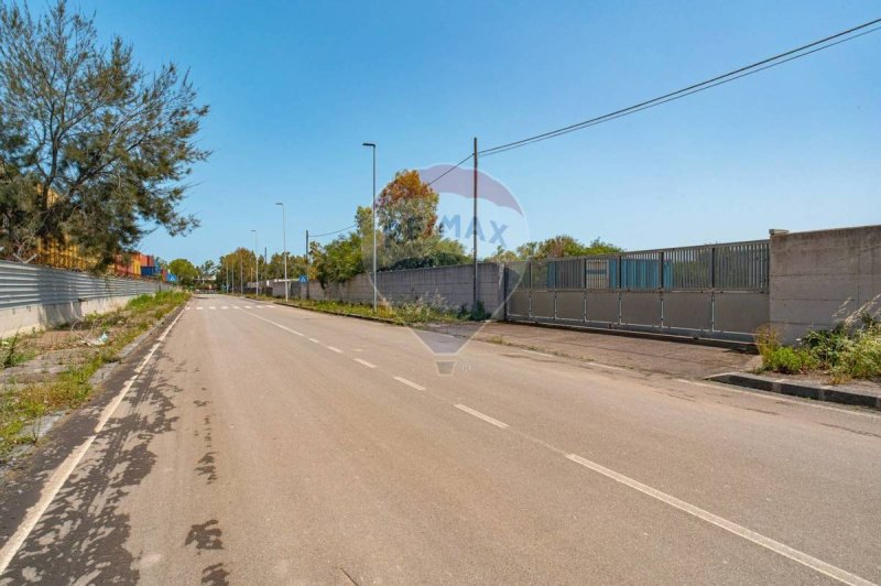 Участок земли в Катания