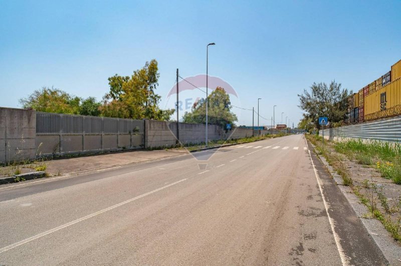 Участок земли в Катания