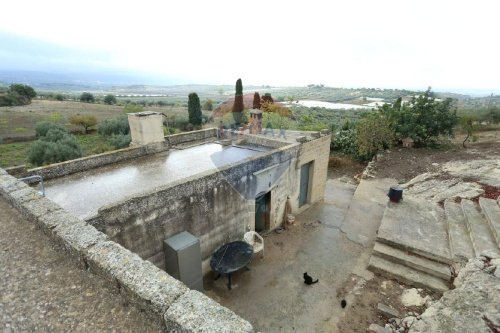 Hus på landet i Chiaramonte Gulfi