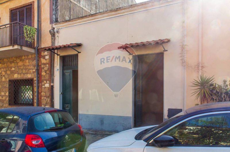 Casa independente em Aci Castello