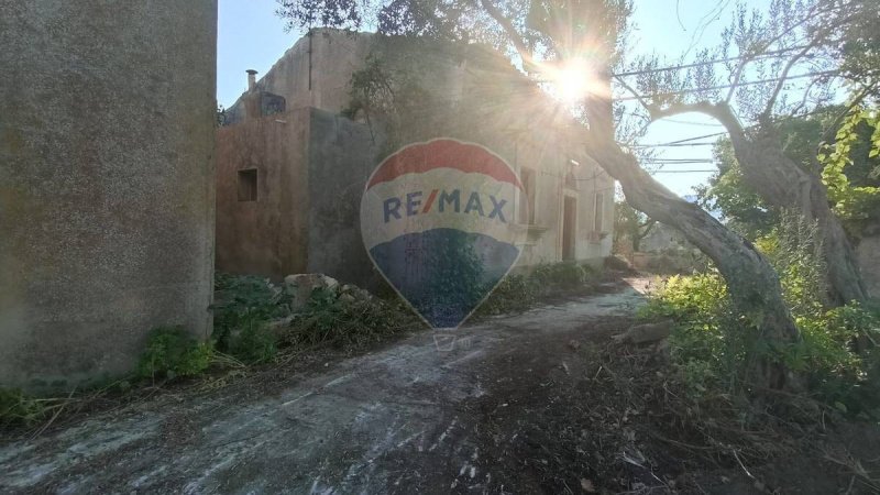 Casa di campagna a Chiaramonte Gulfi