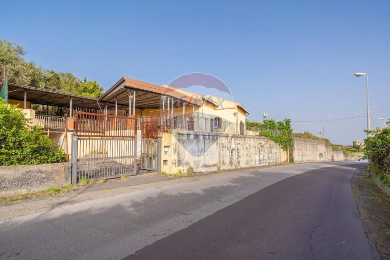 Immobile commerciale a Acireale