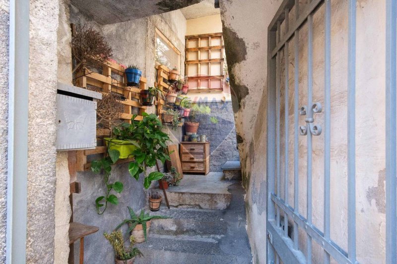 Casa geminada em Bronte