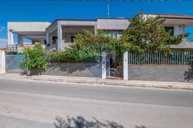 Особняк из двух квартир в Пакино