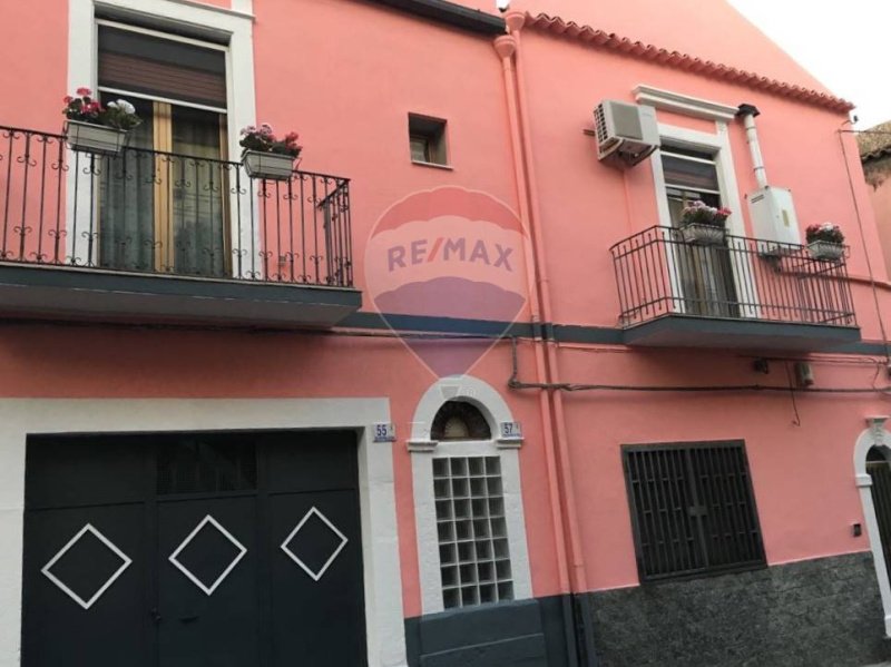 Особняк в Мотта-Сант'Анастазия