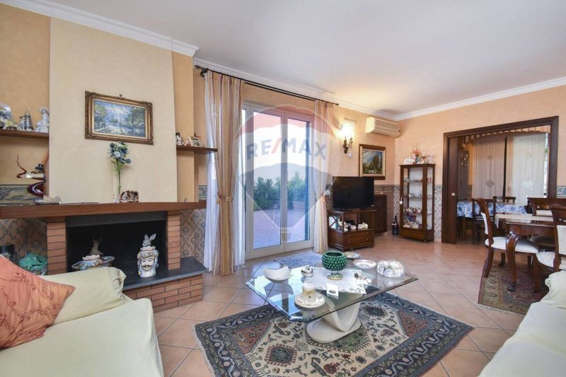 Maison mitoyenne à Aci Catena