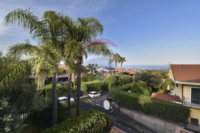 Maison mitoyenne à Aci Catena