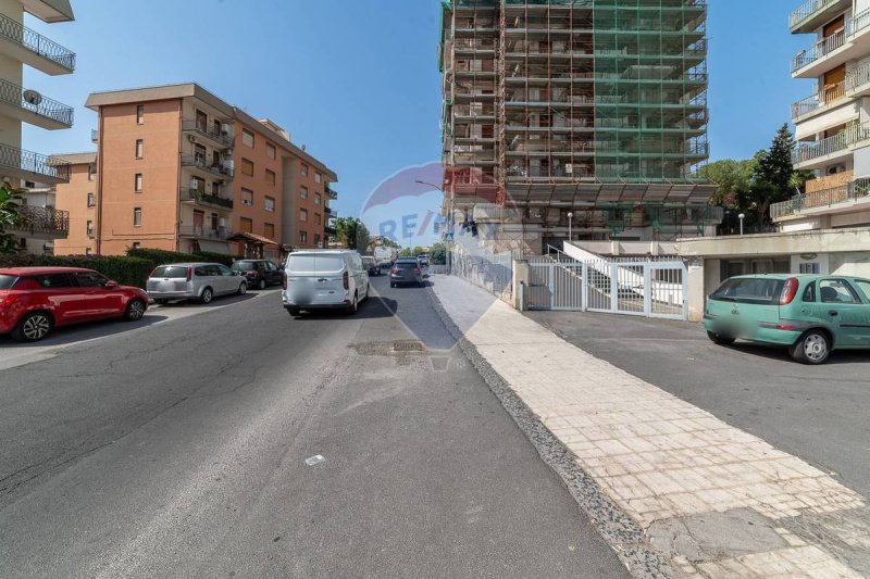 特雷梅斯蒂耶里-埃特内奥公寓