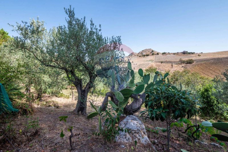 Вилла в Кальтаджироне