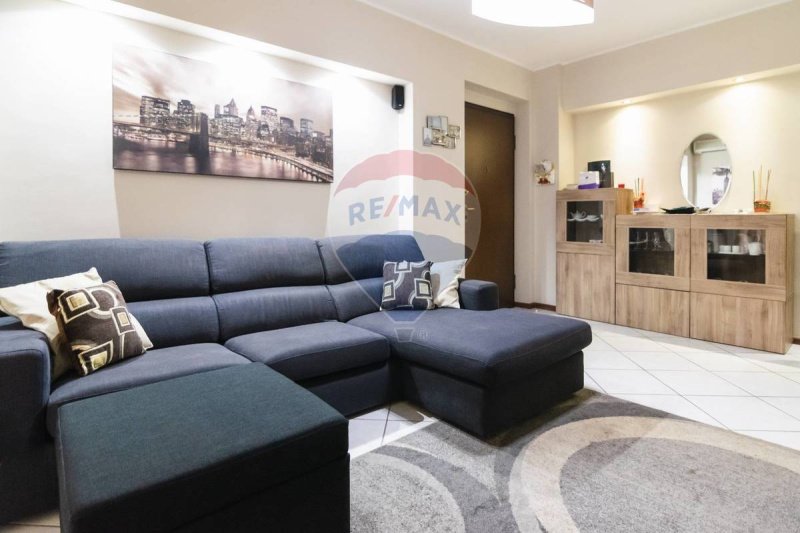 Apartamento em Aci Catena