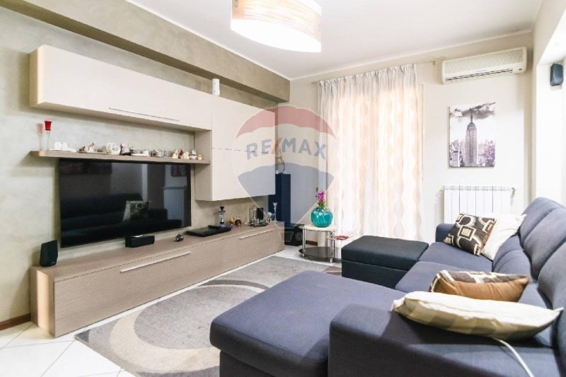 Apartamento em Aci Catena