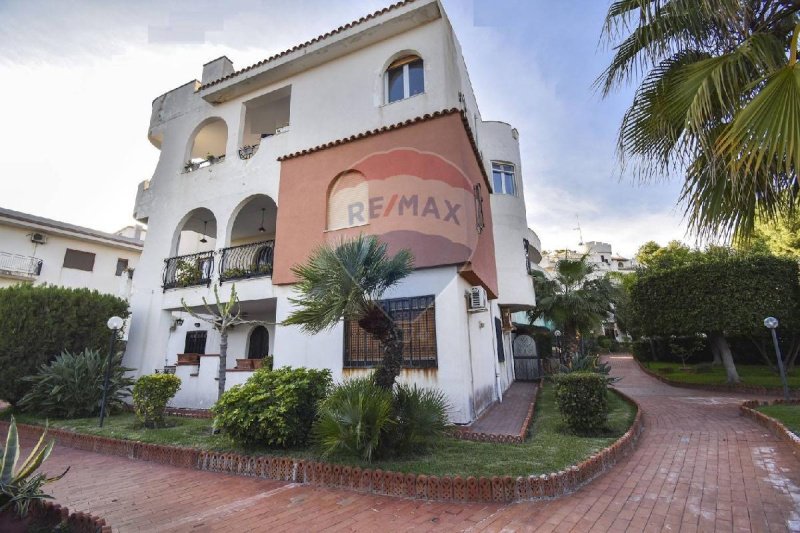 Lägenhet i Aci Castello