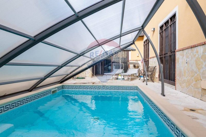 卡塔尼亞独栋房屋