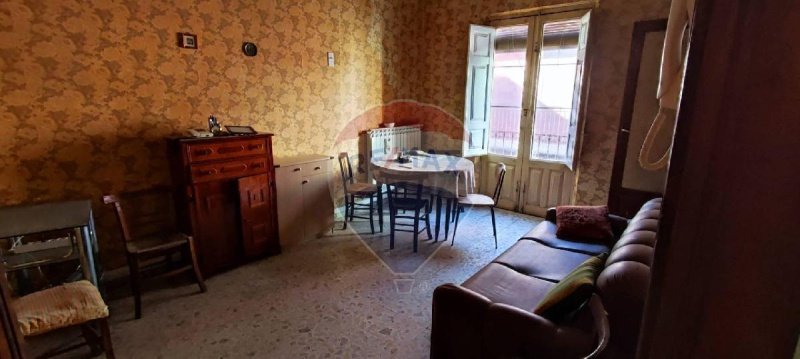 Casa independente em Adrano