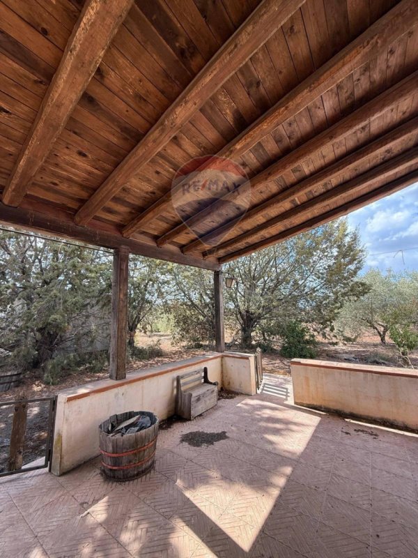 Особняк в Кальтаджироне