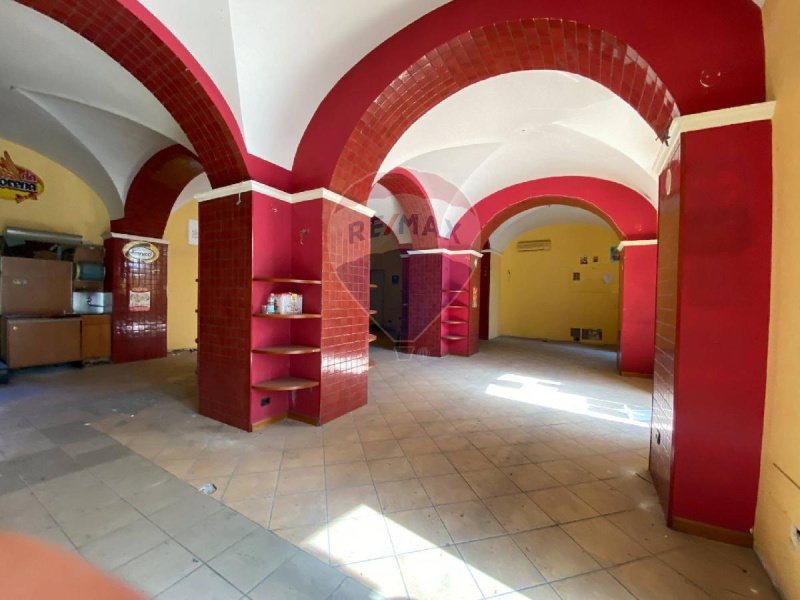 Kommersiell byggnad i Catania