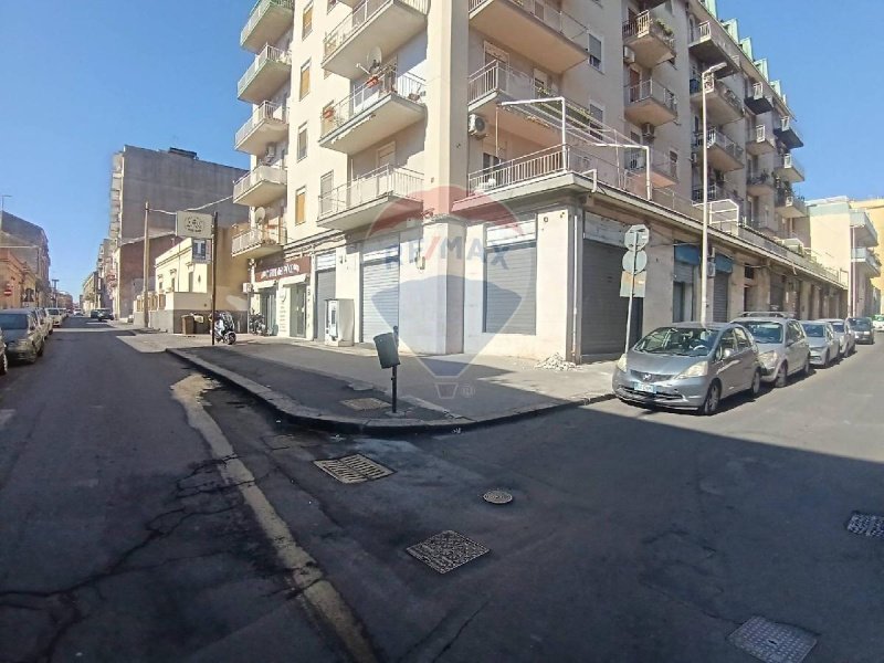 Zakelijk onroerend goed in Catanië