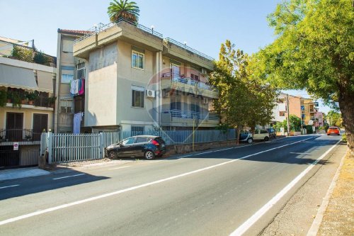 Apartamento em Aci Castello