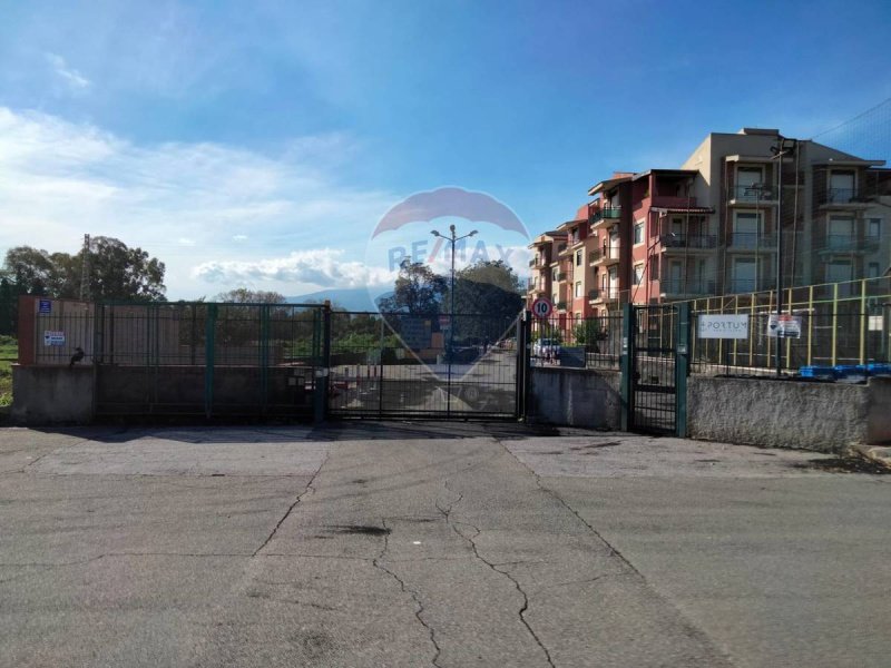 贾尔迪尼-纳克索斯公寓