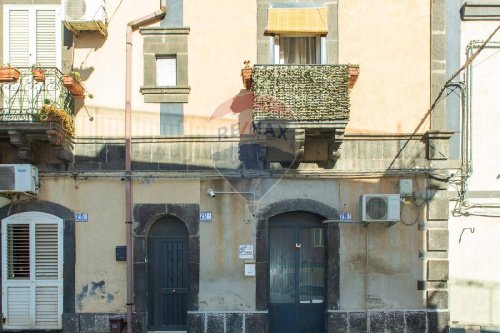 Особняк из двух квартир в Мотта-Сант'Анастазия