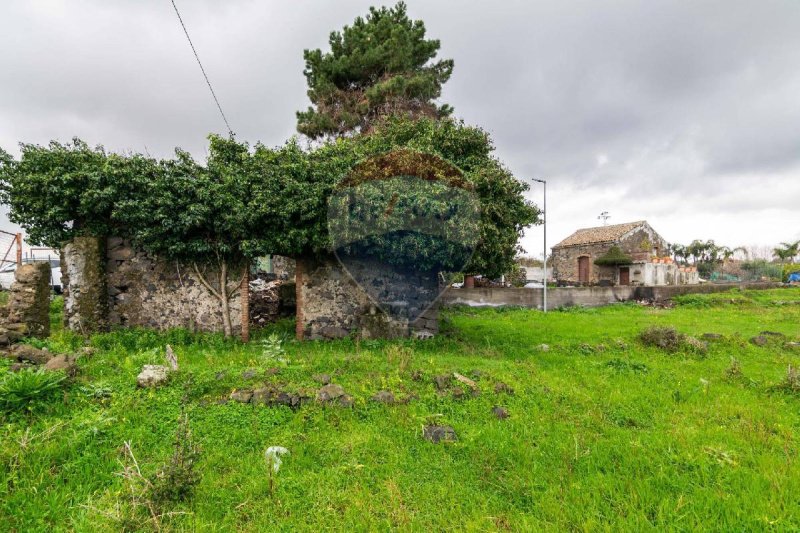 Terreno agrícola em Aci Sant'Antonio