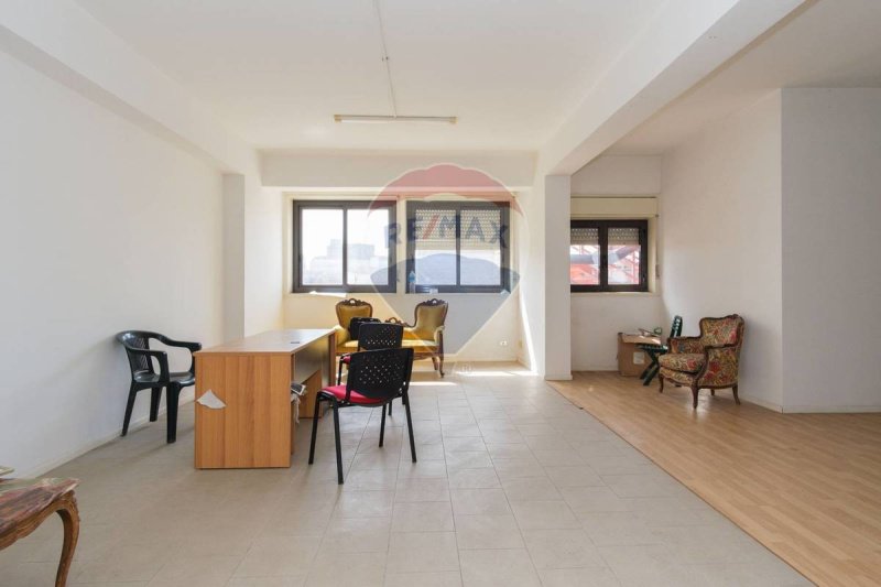 伦蒂尼商业房产