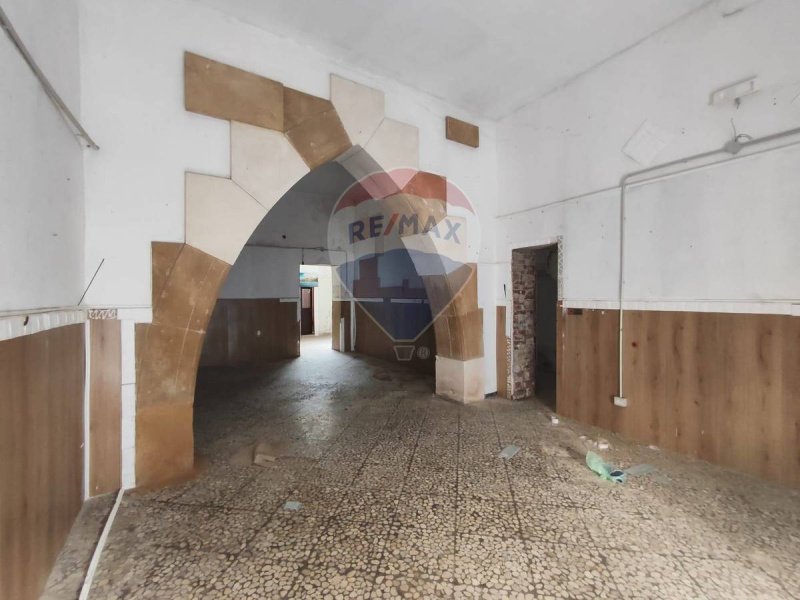 Edifício comercial em Siracusa